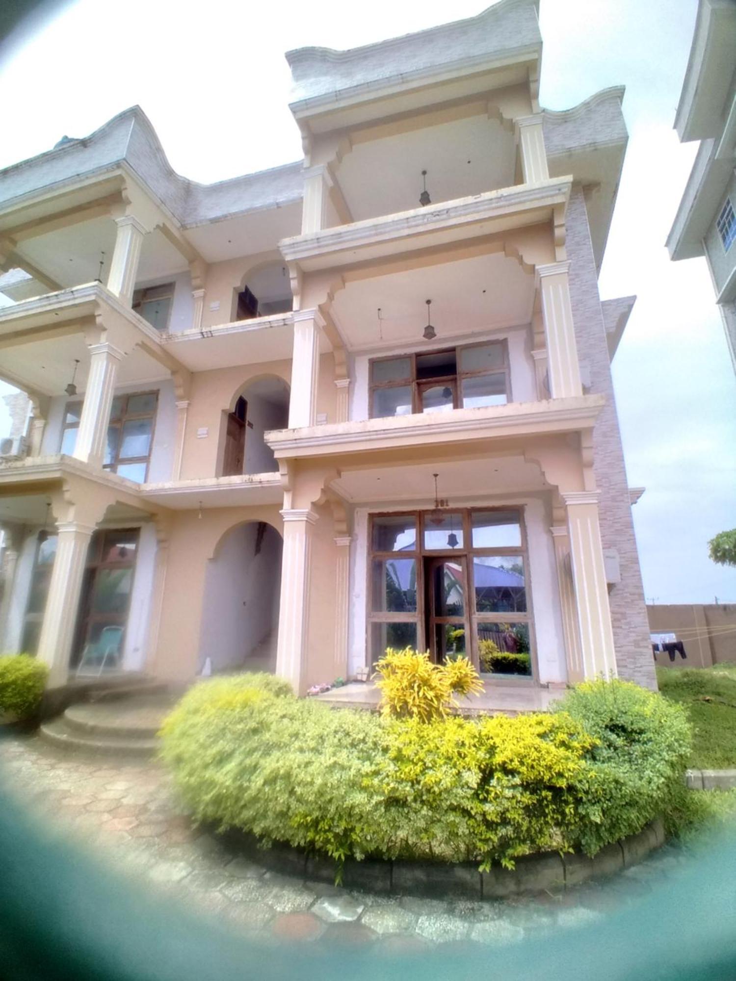 Relax Hotel Taj Nungwi Exterior photo