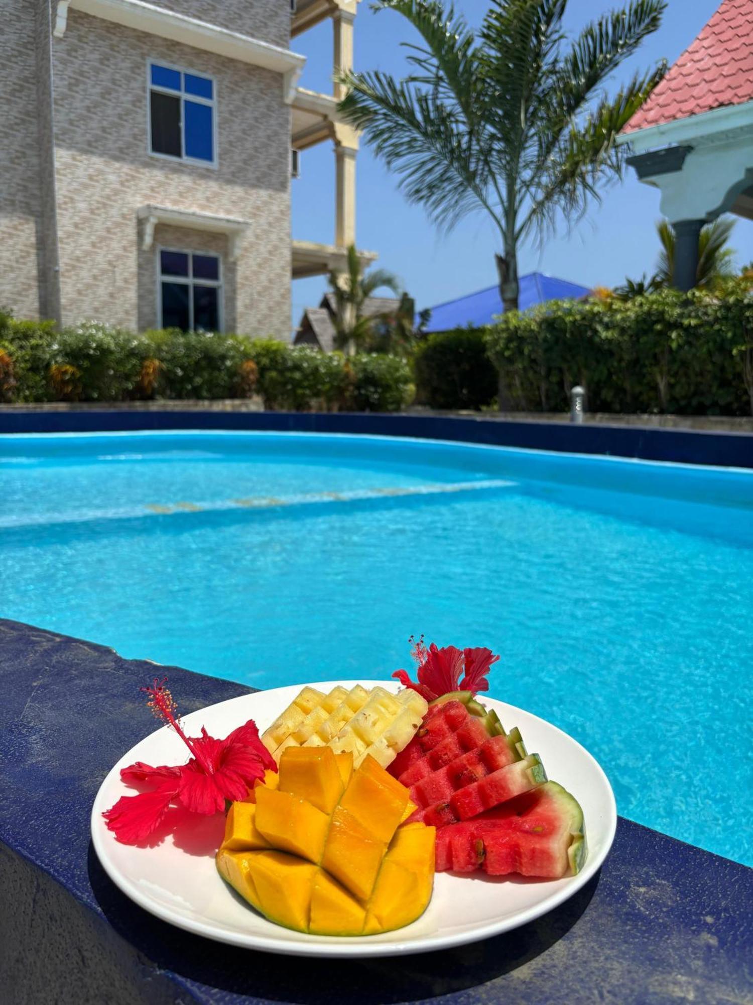 Relax Hotel Taj Nungwi Exterior photo