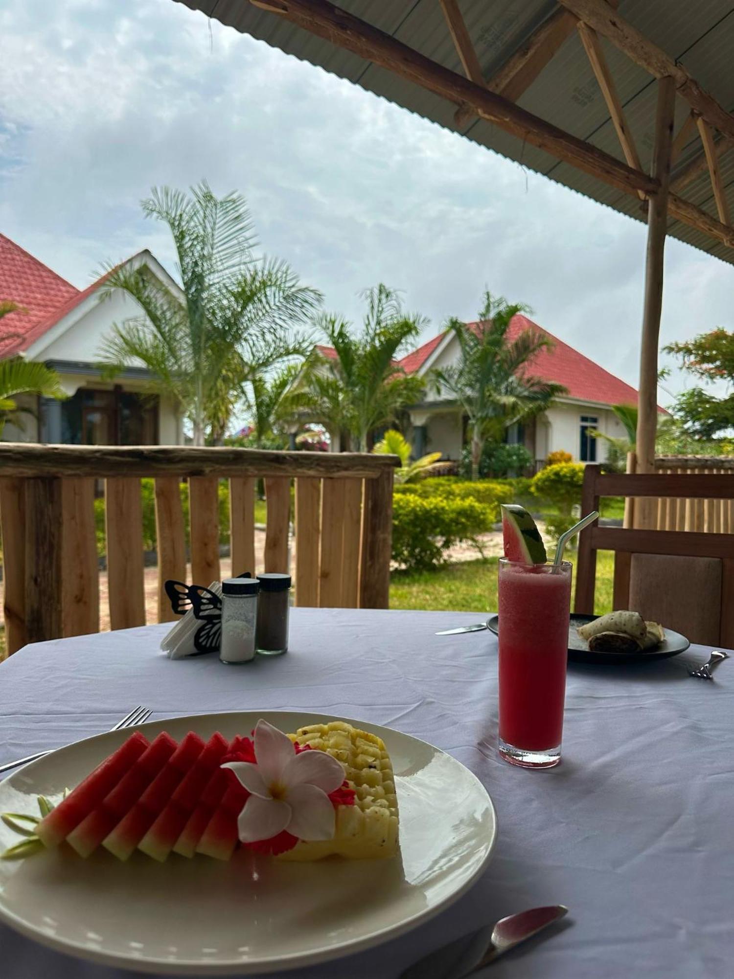 Relax Hotel Taj Nungwi Exterior photo